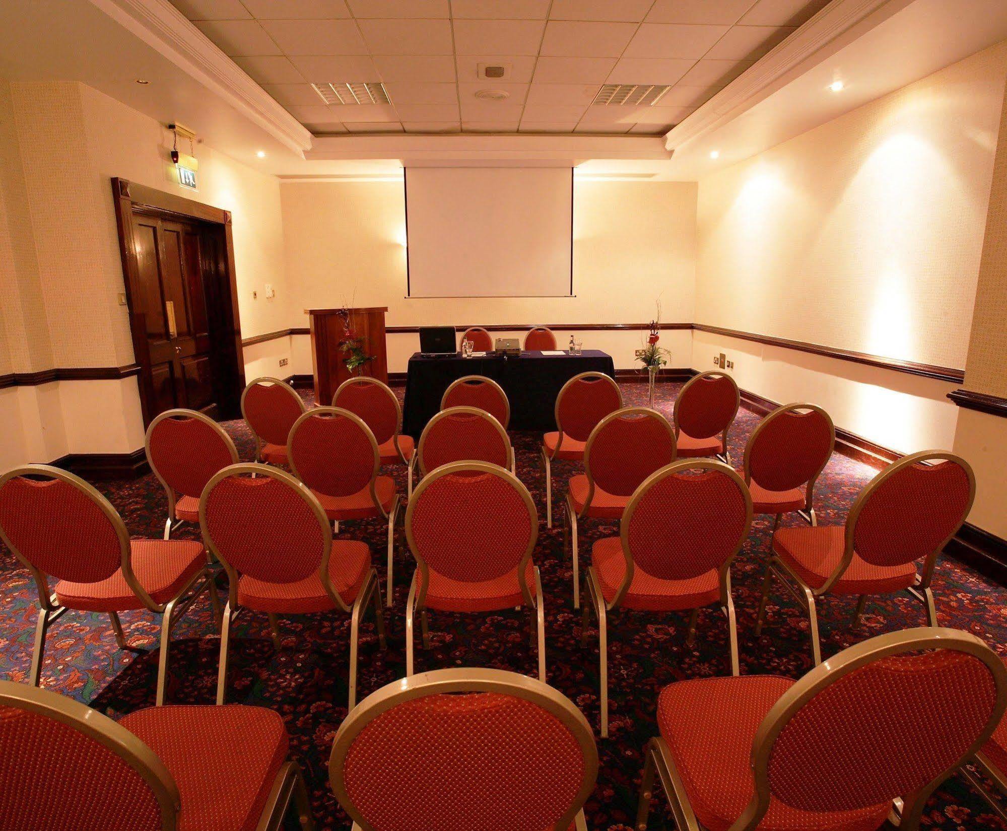 Maldron Hotel Merrion Road Dublin Exterior foto